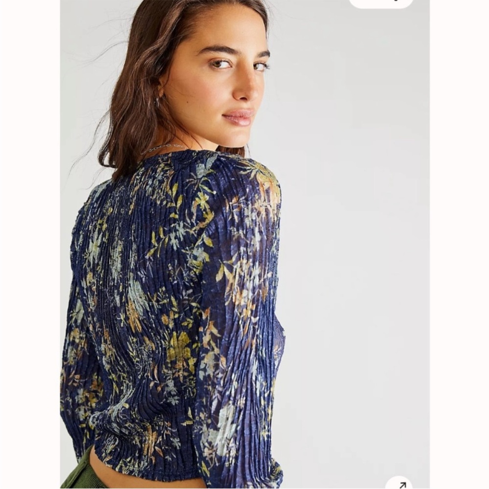 Free People We The Free Button Down Angelina Top in Mesh Floral Navy - Medium - Picture 4 of 8